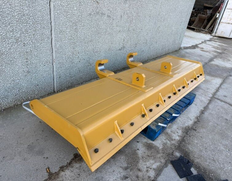 - FULLA DAVANTERA PER A MOTONIVELADORA